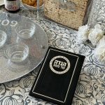 הגדה דמוי עור דגם סימנים - שחור כסף